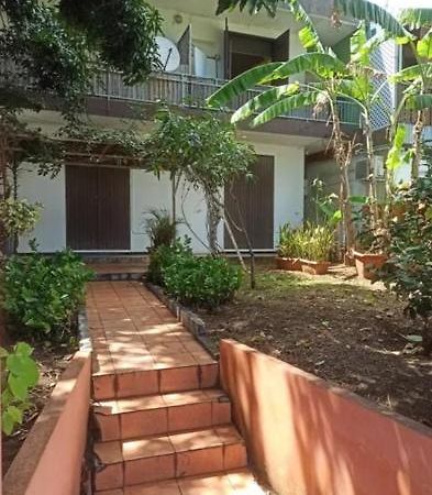 Locatriolet Apartment Saint-Denis Ngoại thất bức ảnh