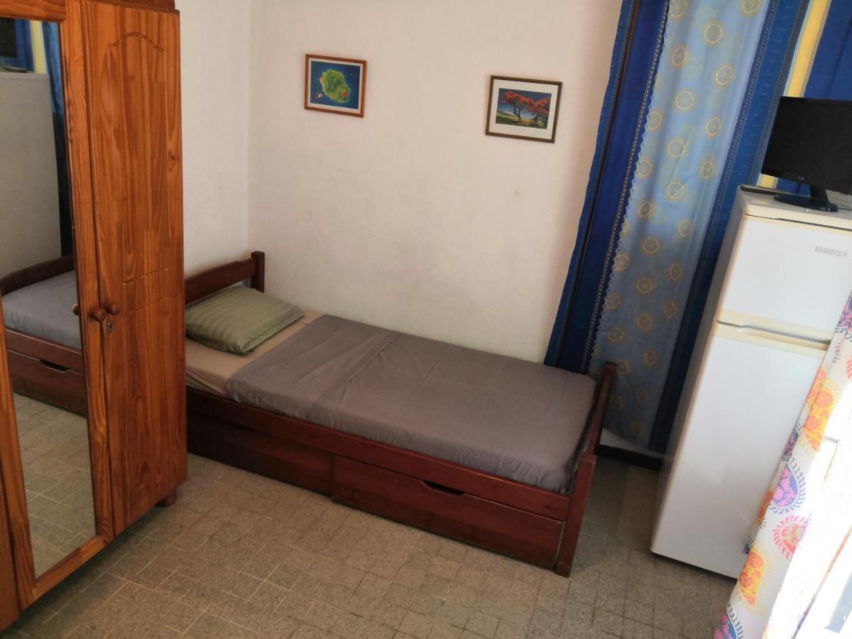Locatriolet Apartment Saint-Denis Ngoại thất bức ảnh