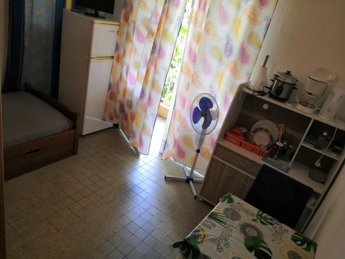 Locatriolet Apartment Saint-Denis Ngoại thất bức ảnh